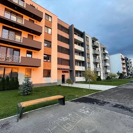 Minimalist Studio Apartment Brașov Exterior foto