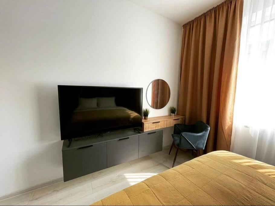 Minimalist Studio Apartment Brașov Exterior foto