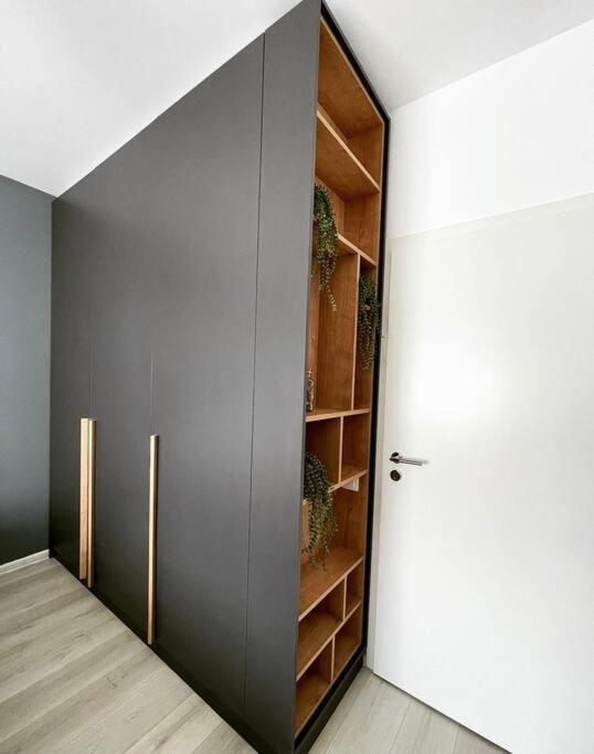 Minimalist Studio Apartment Brașov Exterior foto